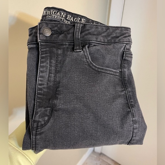 Super Hi-Rise Jegging Washed Black Denim Jeans - Picture 6 of 9